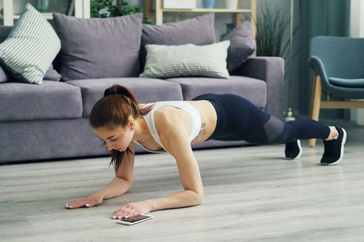 Donna fa plank