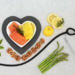 cuore con salmone, asparagi, limone